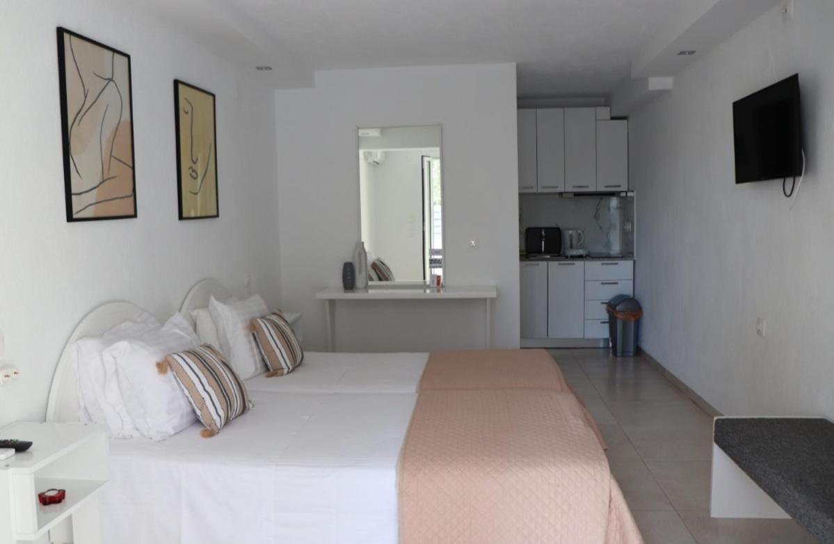Fiosal Apartments 1 Skiathos Town Ngoại thất bức ảnh